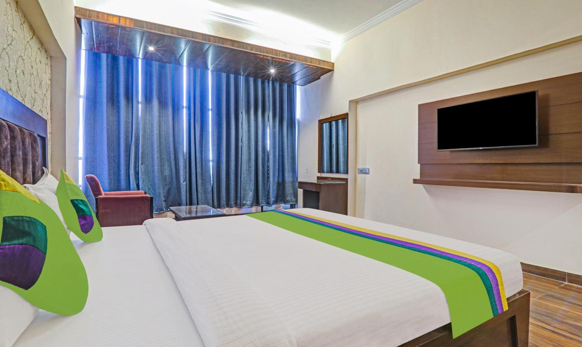 Hotel The Golden Bird Agra  Buitenkant foto